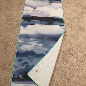 Manduka Yogitoes mat towel